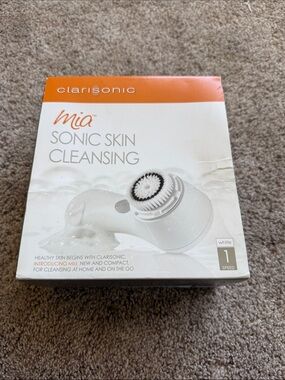 Clarisonic Mia White Sonic Skin Cleansing Brush - White
